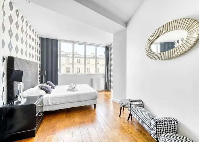 Huge And Bright 4bd For 10 Guests Sacre-coeur Appartement Parijs