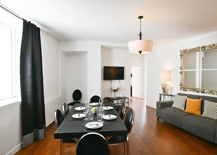 Huge And Bright 4bd For 10 Guests Sacre-coeur Appartement Parijs