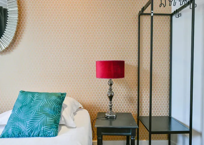 Huge And Bright 4bd For 10 Guests Sacre-coeur Parijs