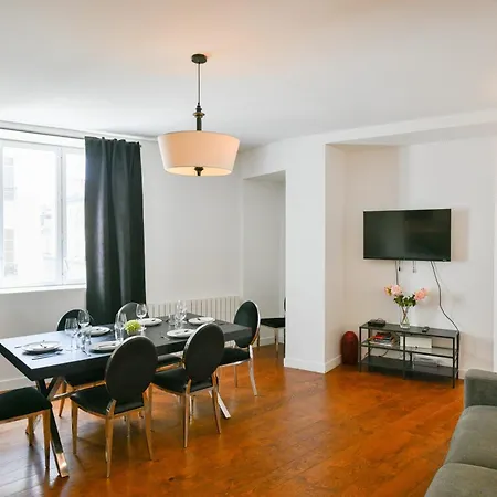 Huge And Bright 4bd For 10 Guests Sacre-coeur Apartment *